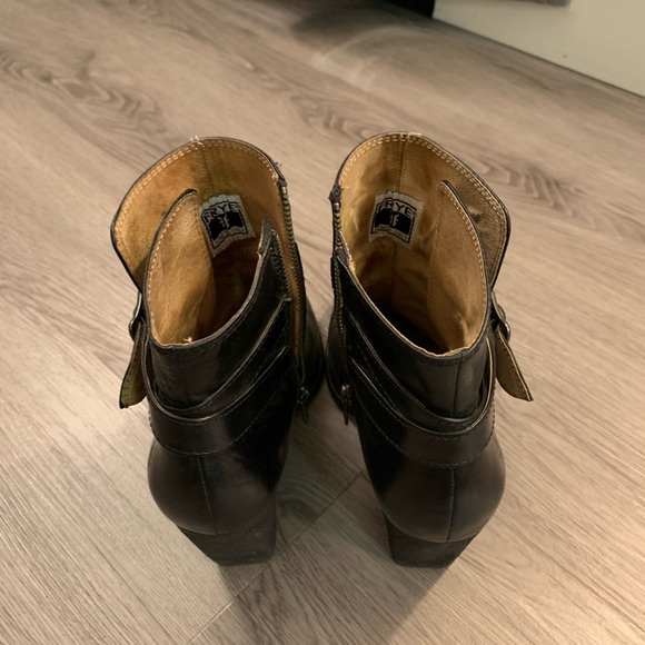 *FRYE* - Picture 8 of 10